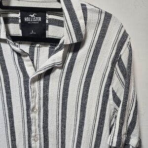 Hollister Vertical Stripe Short Sleeve Mens Button Up Size Large White Black